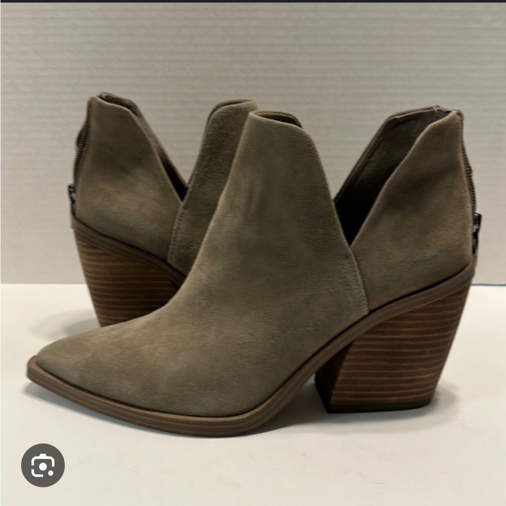 Vince Camuto Green Ankle Booties with Sleek Design
